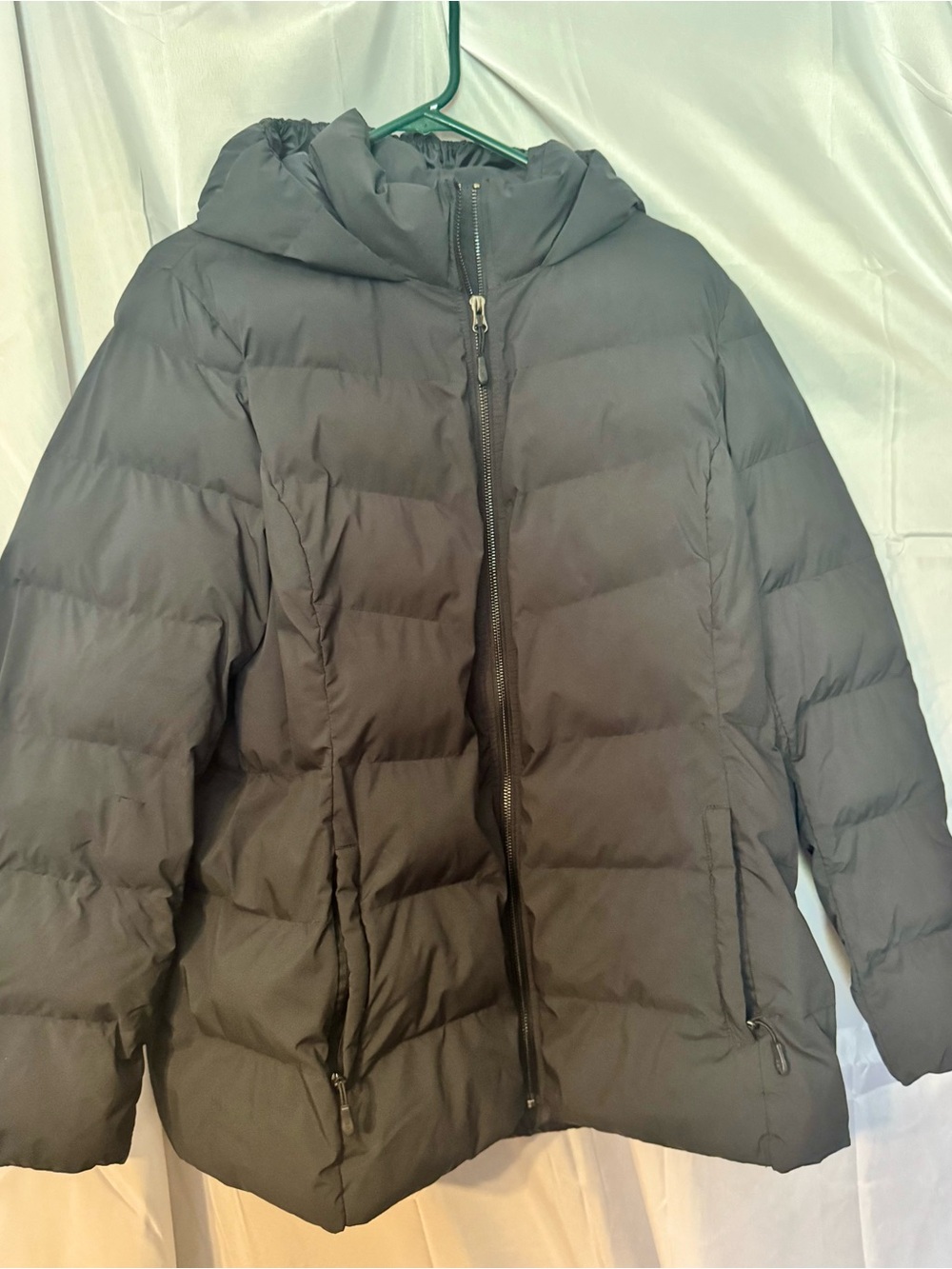 Women's Gray Hooded Puffer Jacket - Lightweight Warmth